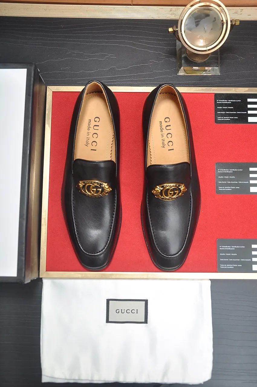 Men's shoes💰500💶Italy's top luxury men's shoe giant (GUCCI) (Gucci) (full cowhide lining) new arrival🍃Original European style🔰 Pleasant to the eye😍In order to make the shoes more durable and non-deformable🌀The production continues to follow traditional methods but there is still no lack of innovation💪Choose original sheepskin for the leather♻️ Smooth and natural And extra bright ⭐Made of imported cowhide, the first choice of rich people 38-45 (45 customized)